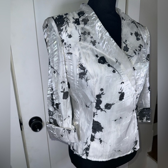 VINTAGE NWT Floral Black and White Women's Lightweight Blazer - Picture 4 of 13